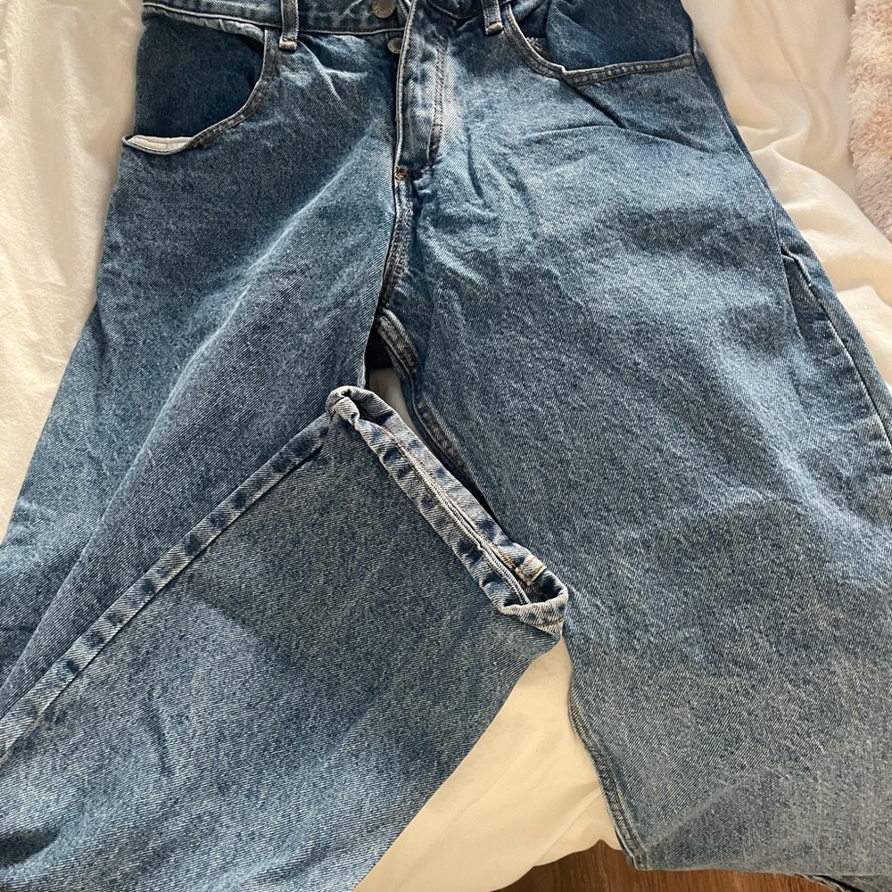 Womens brandy Melville over sized baggy dad jeans size medium = 2/4 size